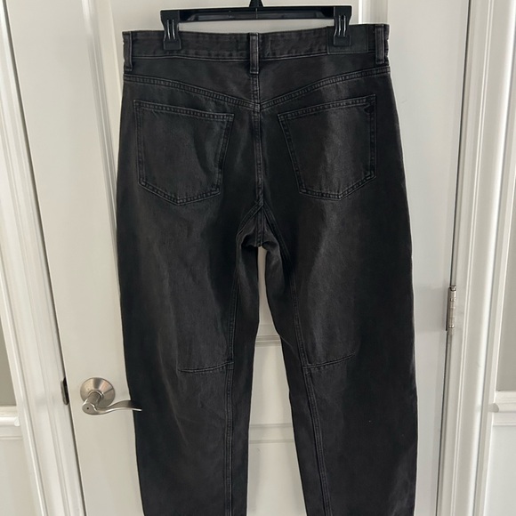 Madewell The Darted Barrel-leg Jean In Black - Picture 4 of 5